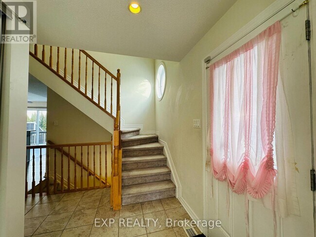 Building Photo - 416 Cresthaven Dr