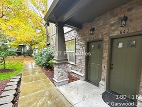 Building Photo - 640 NE Garswood Ln
