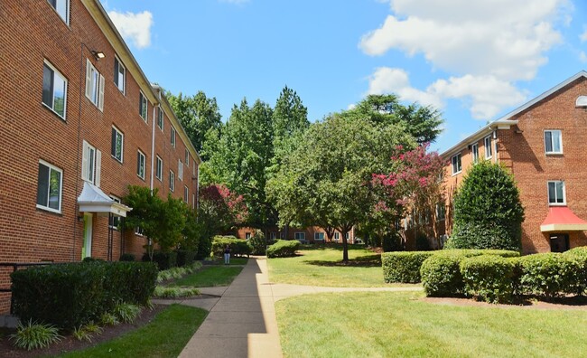 Foto del edificio - Hillwood Manor Apartments