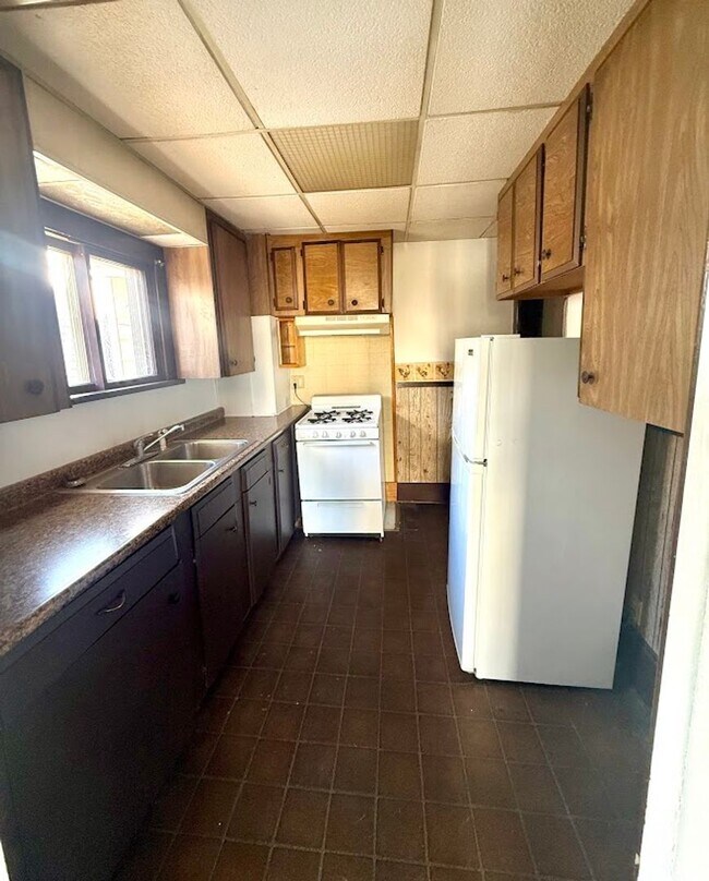 Building Photo - Fulton Rd Triplex