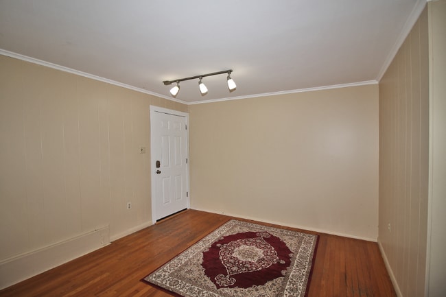 Building Photo - 322 Hays Rd