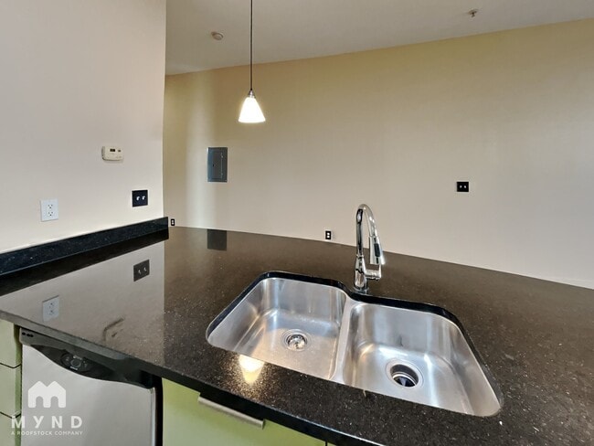 Building Photo - 89 Mangum St SW