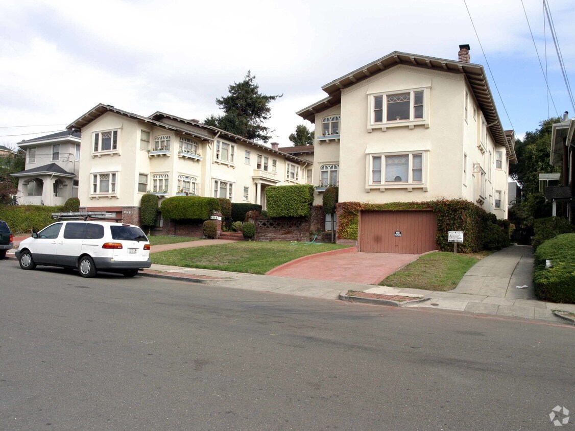 Building Photo - Hillegass Court Apartments