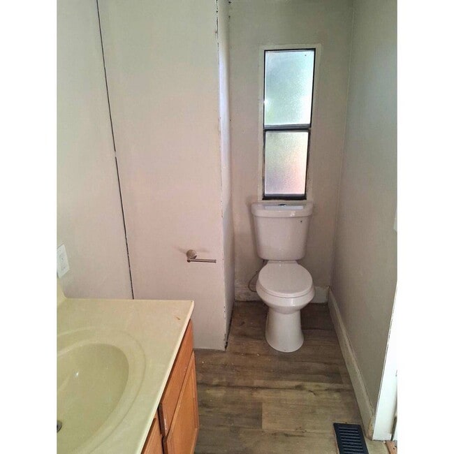 Building Photo - 2367 Parrott Dr