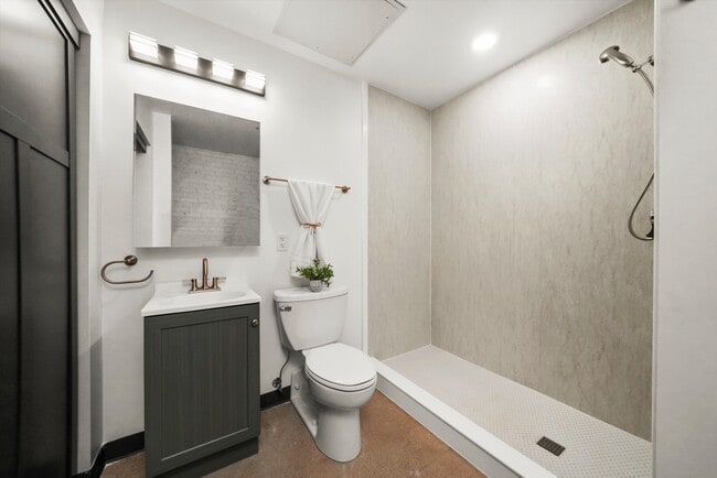 Building Photo - Cross and Middle Apartments