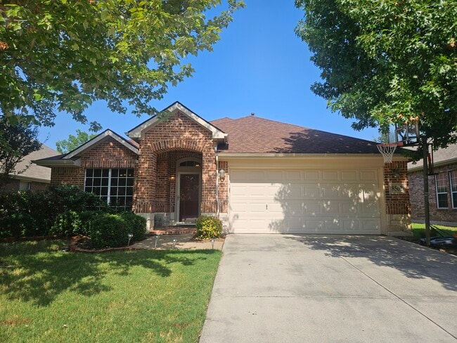 Building Photo - 8562 Robertson Dr