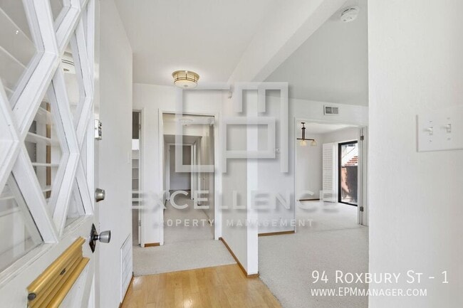 Foto del edificio - 94 Roxbury St