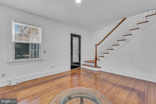 Building Photo - 341 Allen Ave