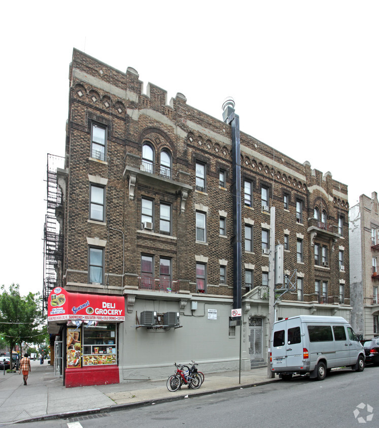 Foto principal - 560 Lincoln Pl