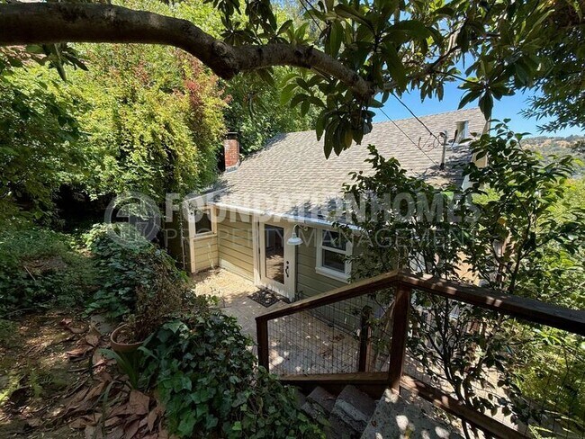 Foto del edificio - 47 Woodside Ln