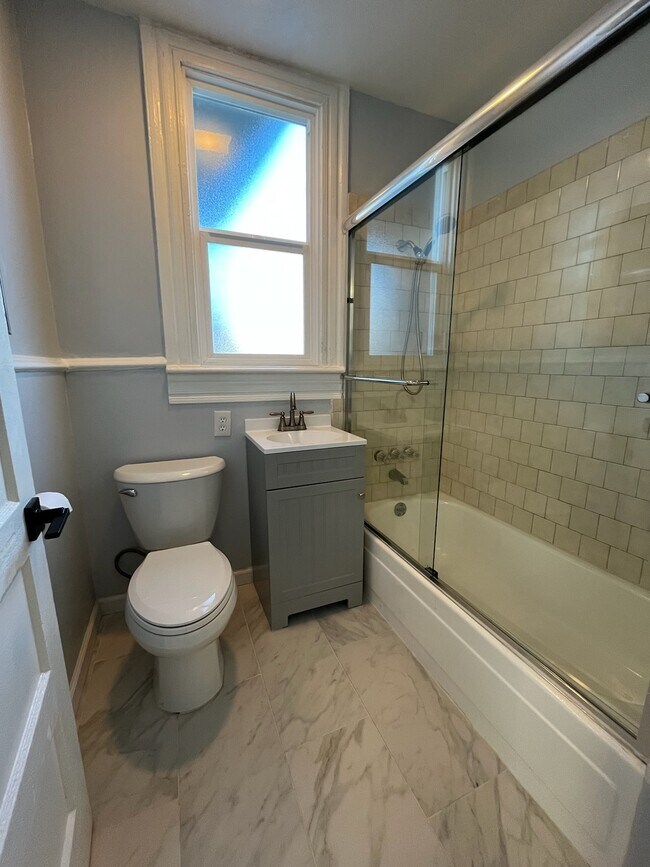 bathroom - 523 Santa Clara Ave