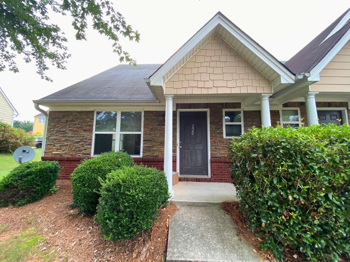 Photo - 220 Bridgewater Way
