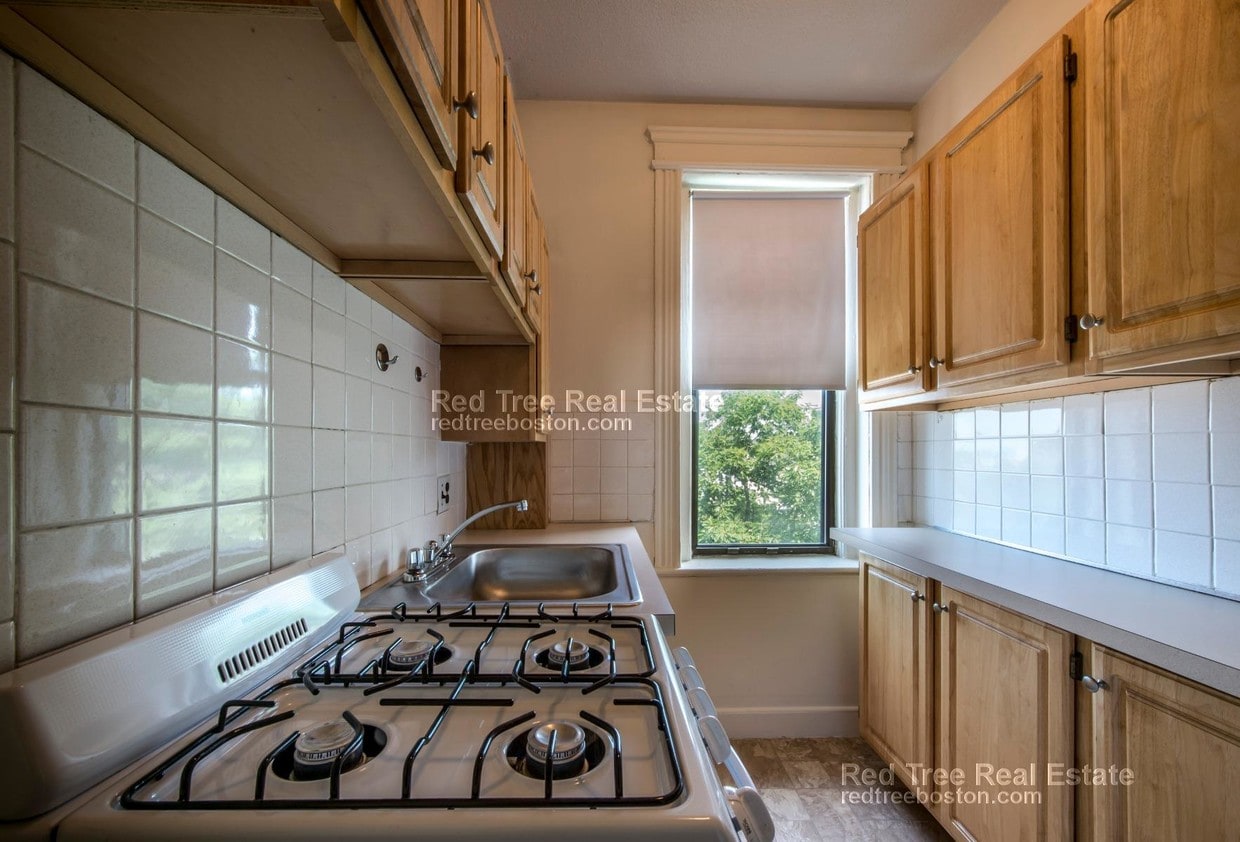 Foto principal - 1148 Commonwealth Ave