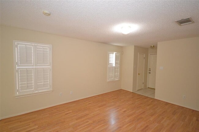 Building Photo - 2107 Bridal Path