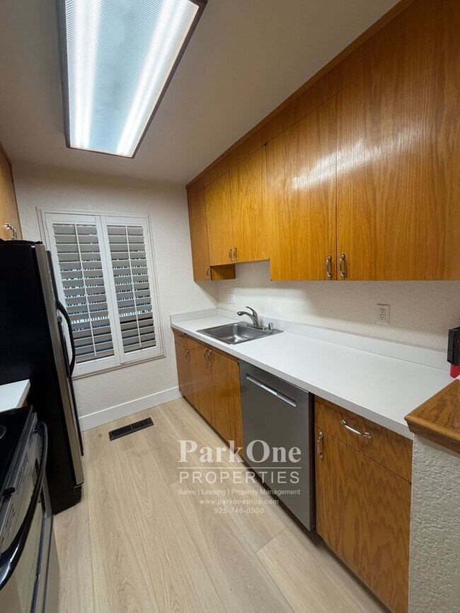 Foto del edificio - Two Bedroom Town House Walking Distance to Downtown Lafayette