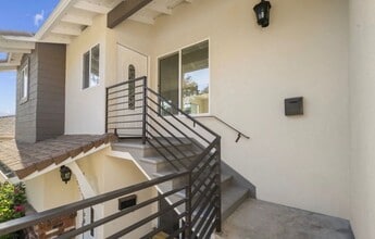 Building Photo - 1881 Verdugo Loma Dr