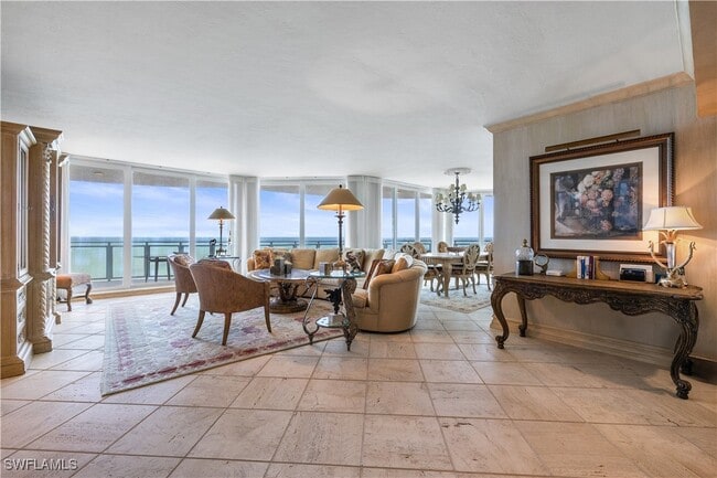 Building Photo - 8231 Bay Colony Dr