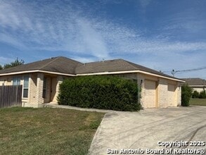 Building Photo - 2754 FM1044