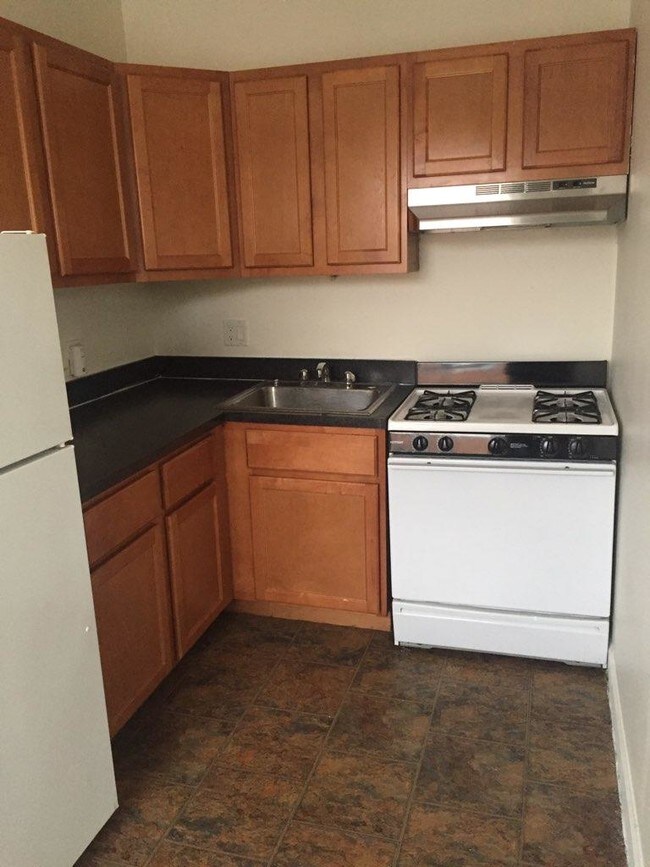 Foto del edificio - 1635 W Morse Ave