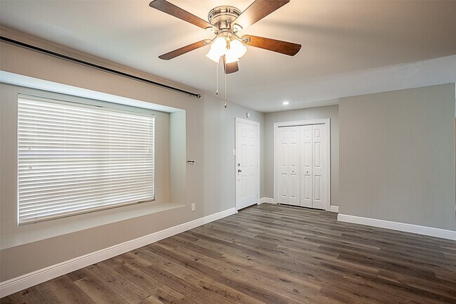Foto del edificio - 1171 Park Meadow Dr