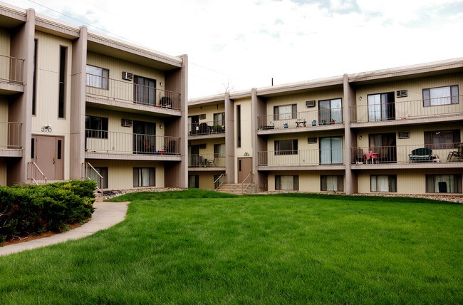 Building Photo - Civic Plaza Apartments