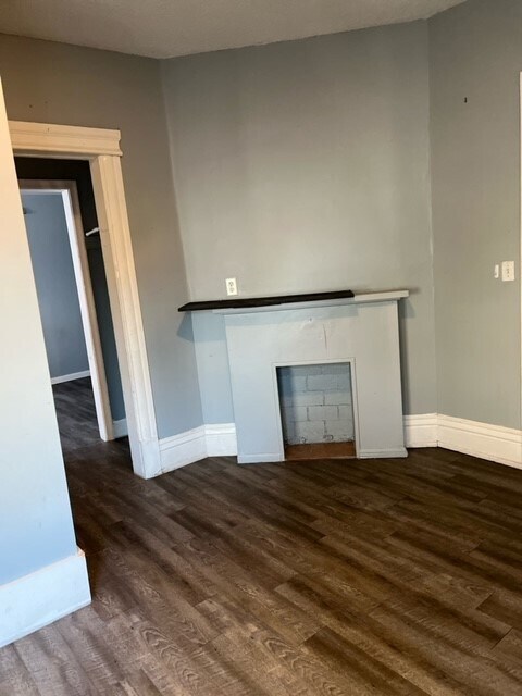 Living Room - 3040 Park Ave