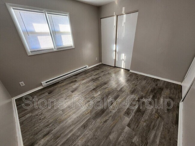 Foto del edificio - 5608 E Newcomer Ave