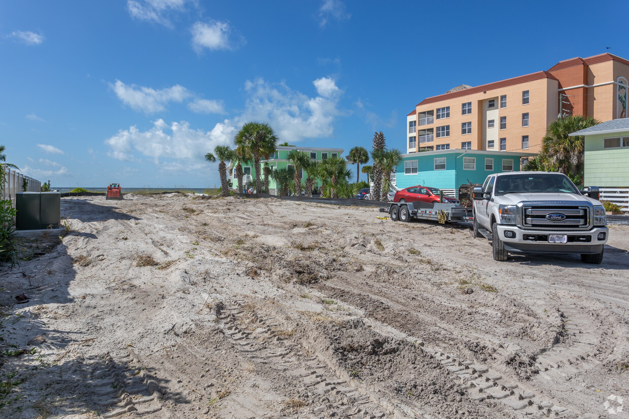 Primary Photo - 764 Estero Blvd