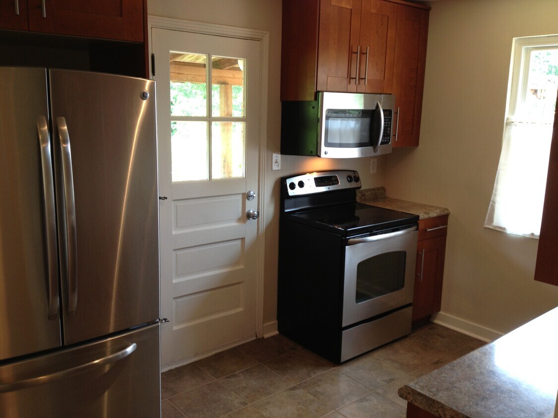 Foto del edificio - 1486 Blossom Hill Rd