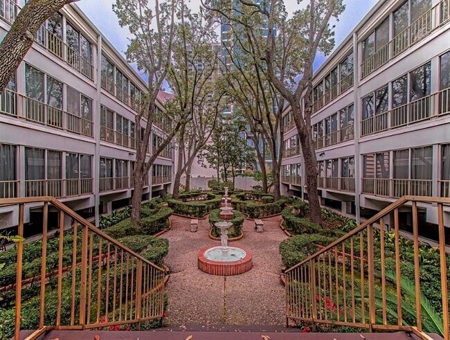 Foto del edificio - 5050 Ambassador Way