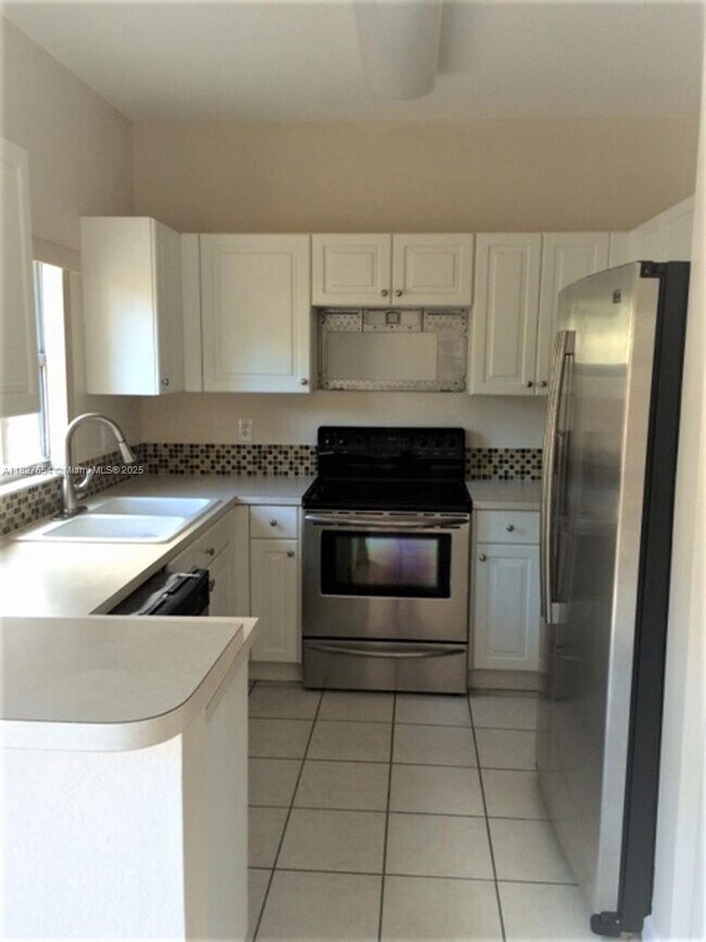 Foto del edificio - 4104 NE 24th Dr