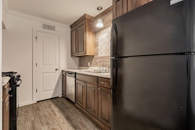 Foto del edificio - 319 E Edwards St