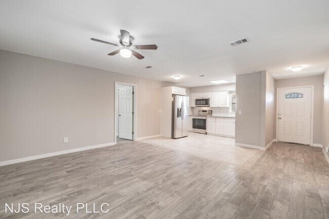 Building Photo - 3 br, 2 bath House - 5990 Burch St. N