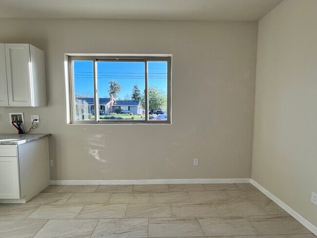 Building Photo - 5209 Olive Dr