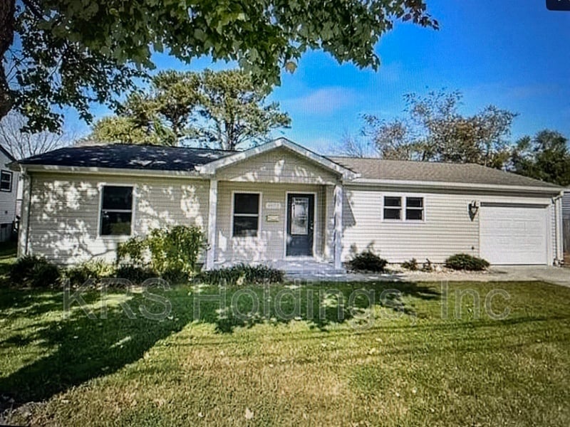 Primary Photo - 4972 Clover St