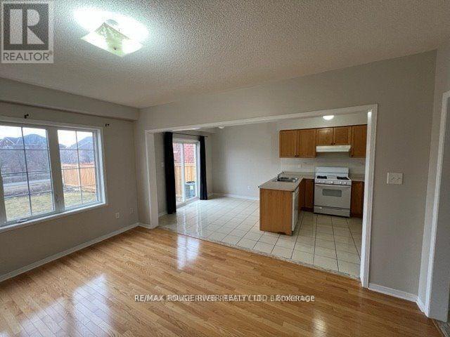 Photo du bâtiment - 32 Puttingedge Dr