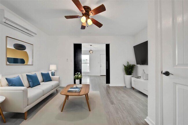 Foto del edificio - 1710 Shelby St