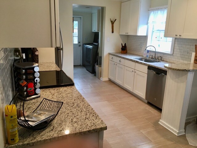 Building Photo - 1073 Lockhart St