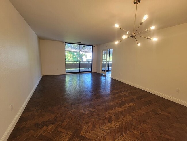 Foto del edificio - Stylish 2 Bed 1 Bath Midtown Apartment