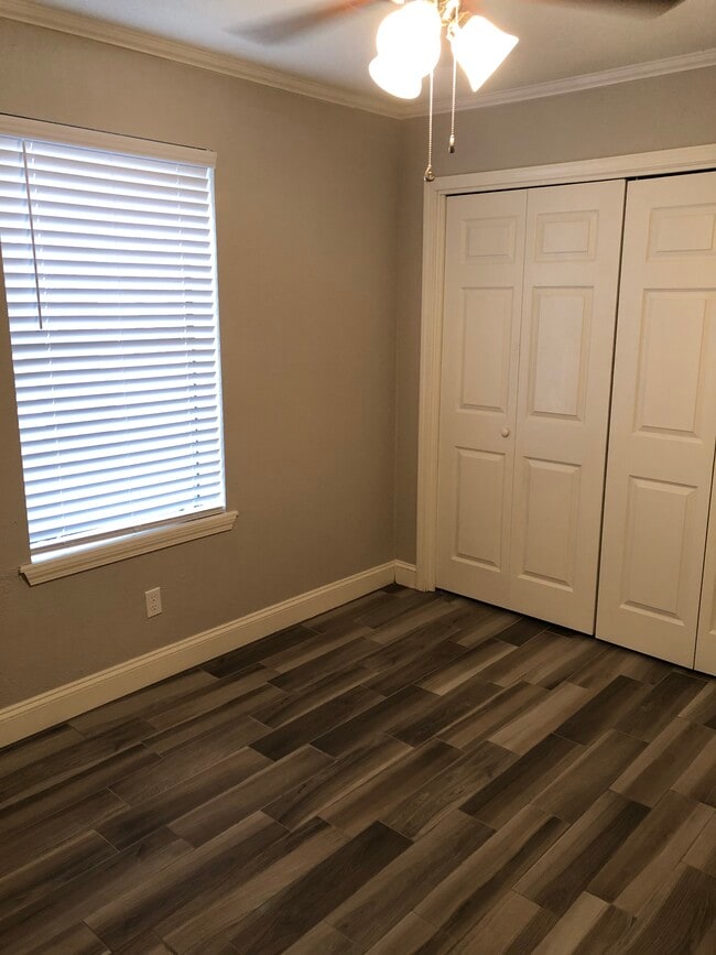 Building Photo - 828 Hardy Springs Cir