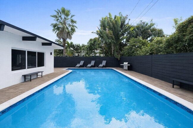 Foto del edificio - 100 NE 22nd St