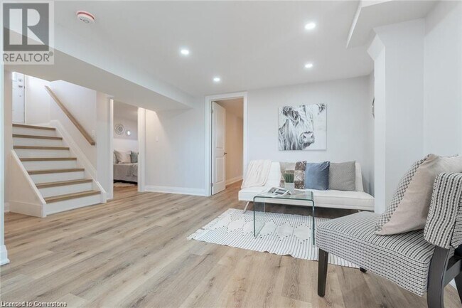 Building Photo - 213 Thorner Dr