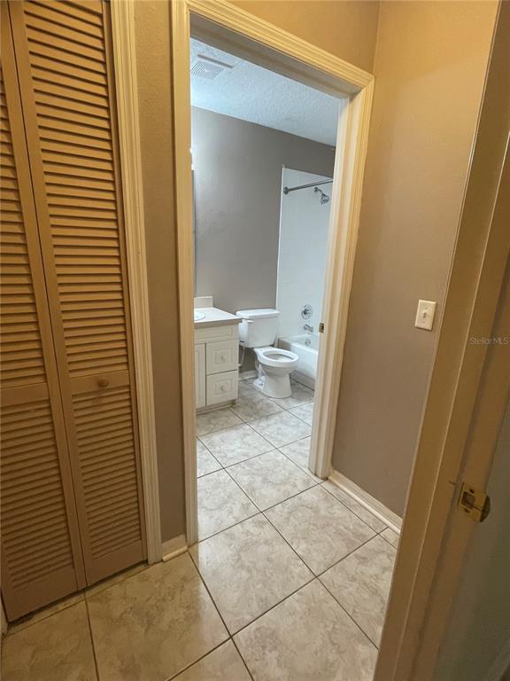 Building Photo - 402 Orchid Dr