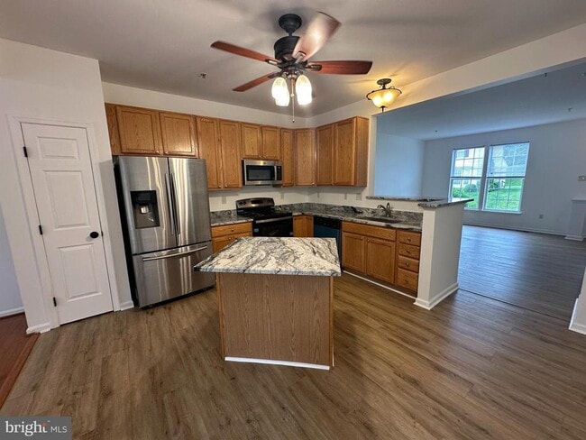 Building Photo - 1327 Lewis Ln