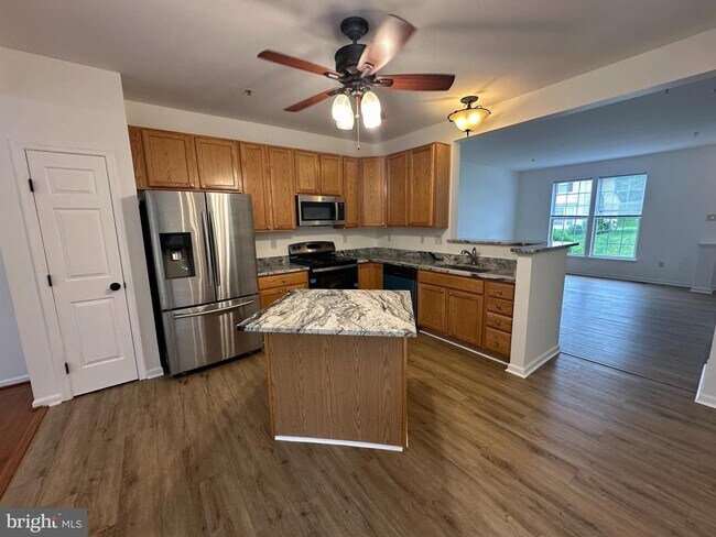 Foto del edificio - 1327 Lewis Ln