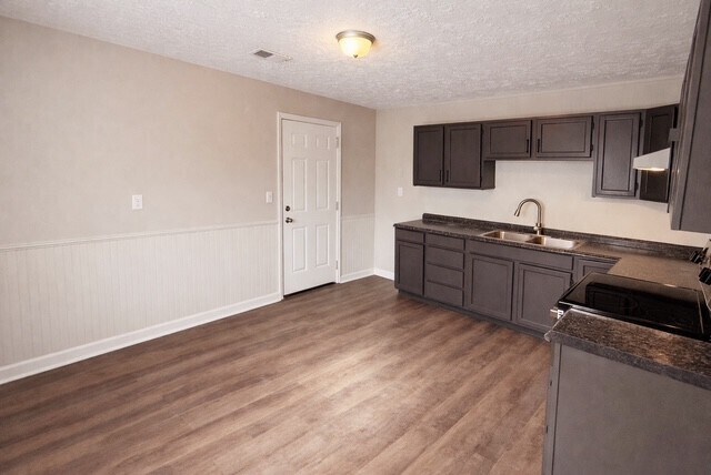 Building Photo - 3414 Brewer Dr