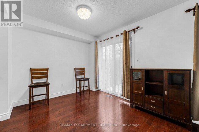 Building Photo - 1183 Westview Terrace