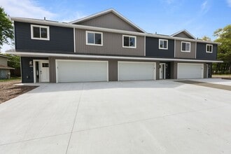 Building Photo - 207 4th Ave N