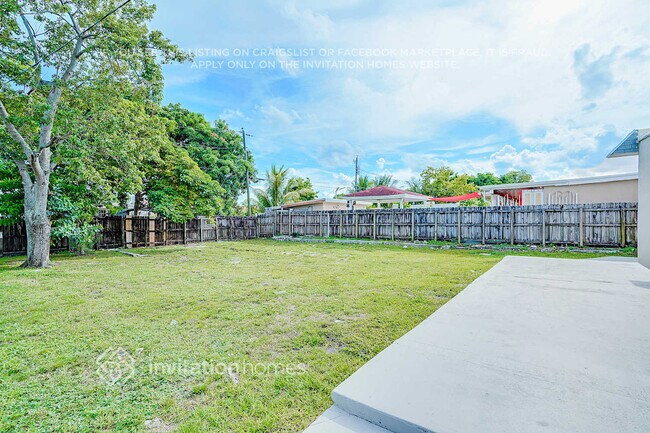 Foto del edificio - 318 W 17th St