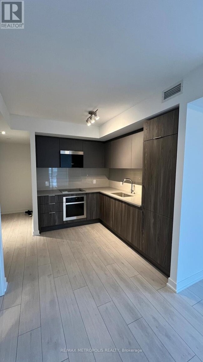 Photo du bâtiment - 2033 Kennedy Rd